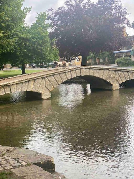 Вілла Beautiful Cotswold Couples Retreat Bourton-on-the-Water Екстер'єр фото