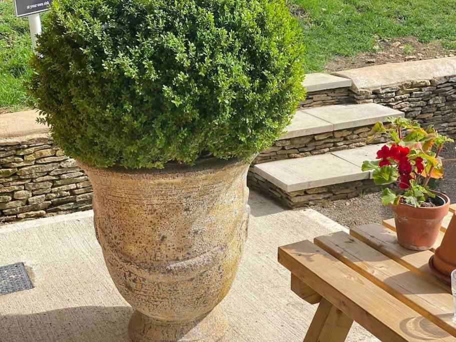Вілла Beautiful Cotswold Couples Retreat Bourton-on-the-Water Екстер'єр фото