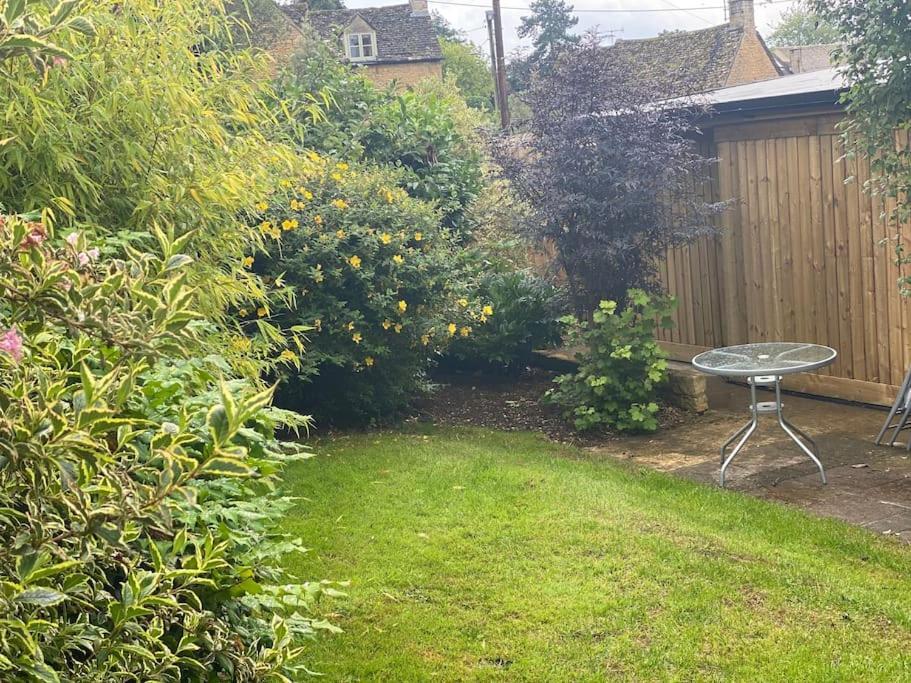 Вілла Beautiful Cotswold Couples Retreat Bourton-on-the-Water Екстер'єр фото